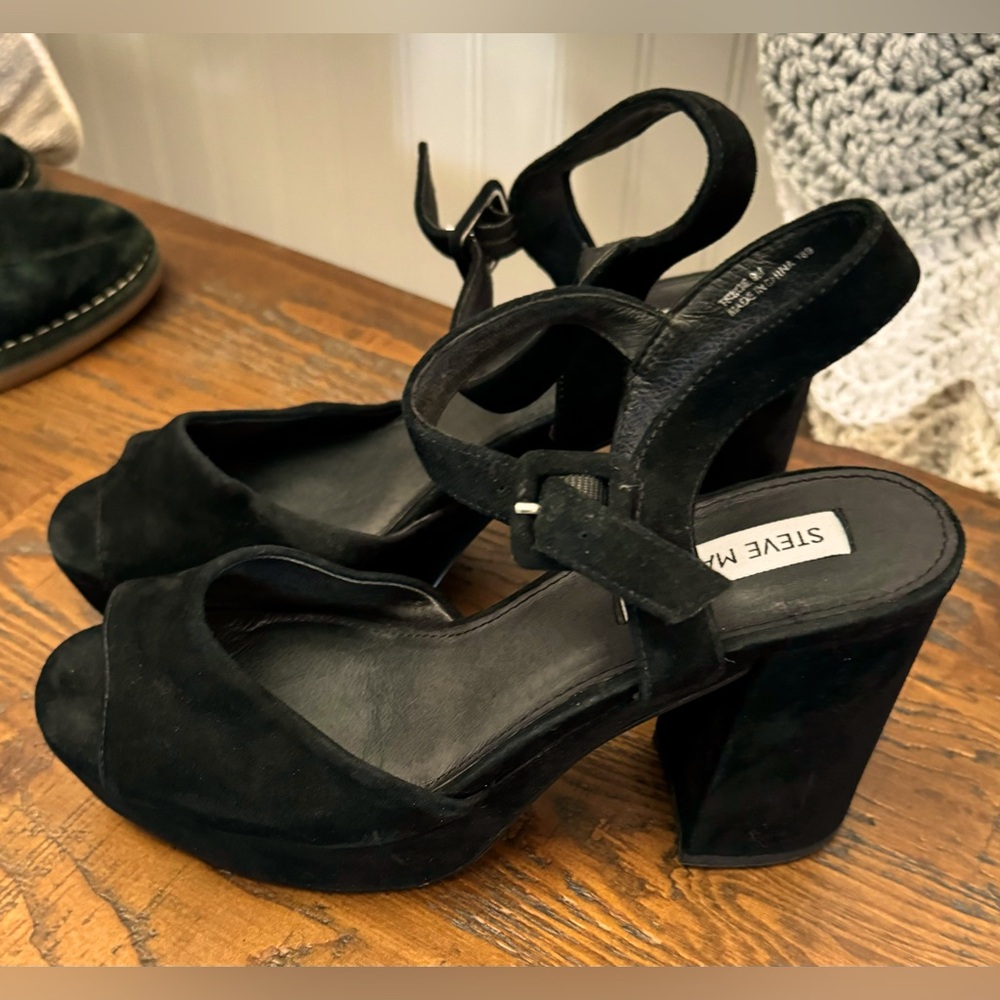 Steve Madden suede heels